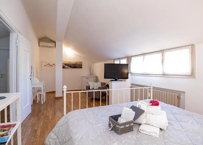 Attico Quarto Di Luna