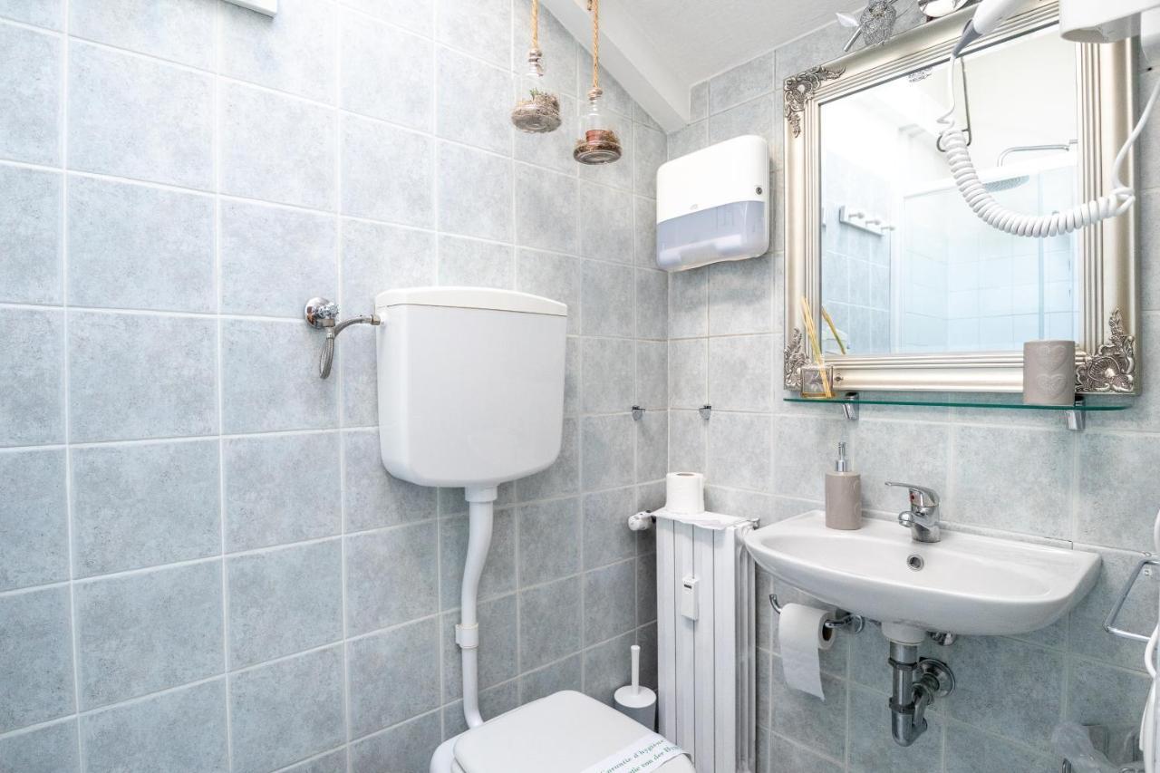 Attico Di Luna Guest house